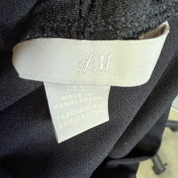 H&M Oversized Draped V‑Neck Tunic Minimalist Top L – Black Polyester‑Elastane - Picture 6 of 10